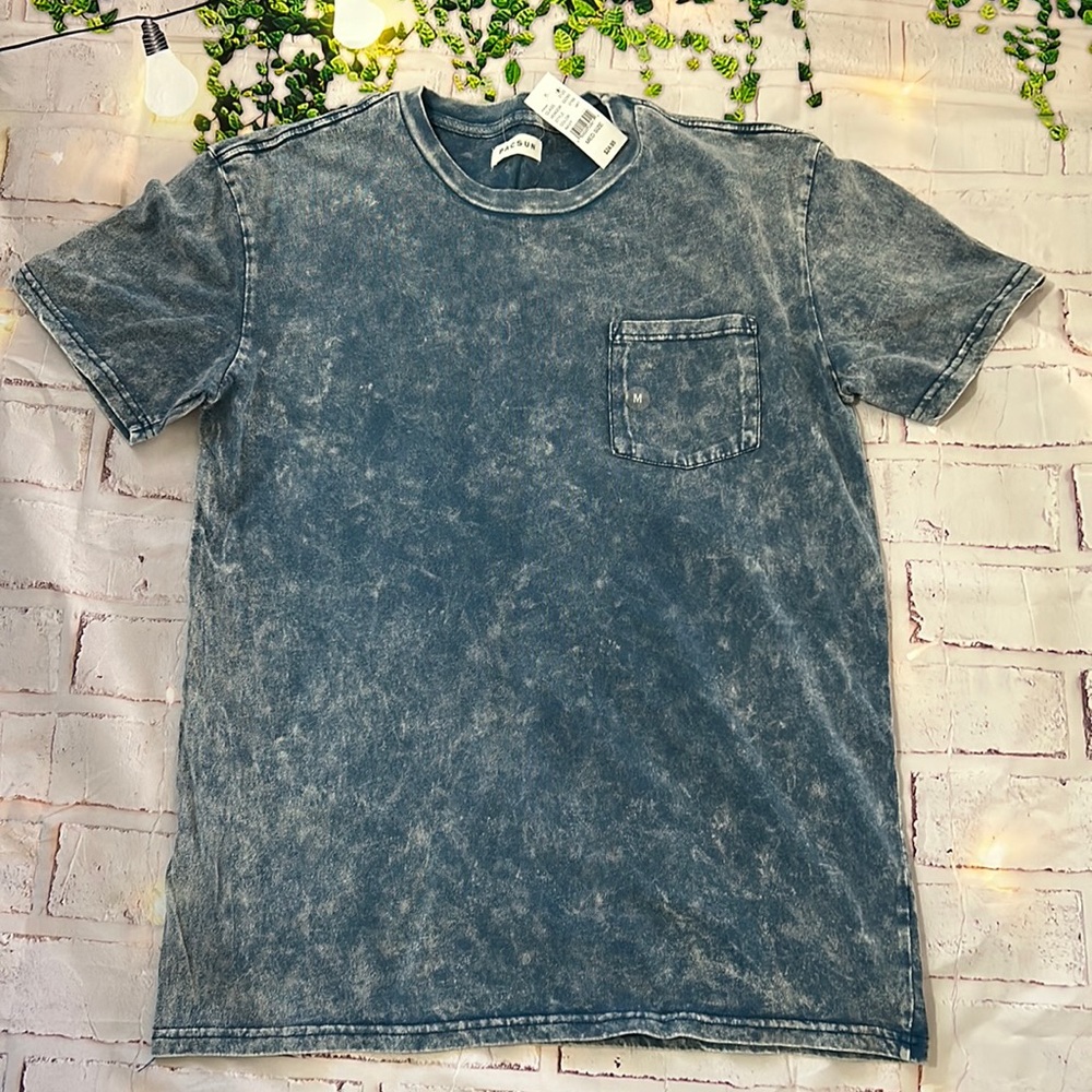 Men’s PacSun Tshirt